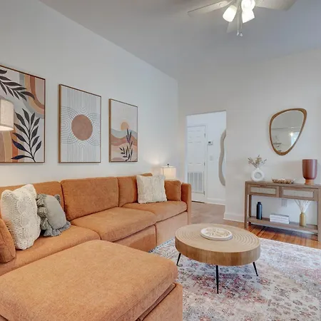Peaceful Park Circle Getaway Villa